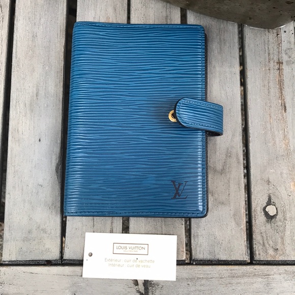 💗SOLD💗Louis Vuitton Toledo blue epi agenda pm - Picture 15 of 16